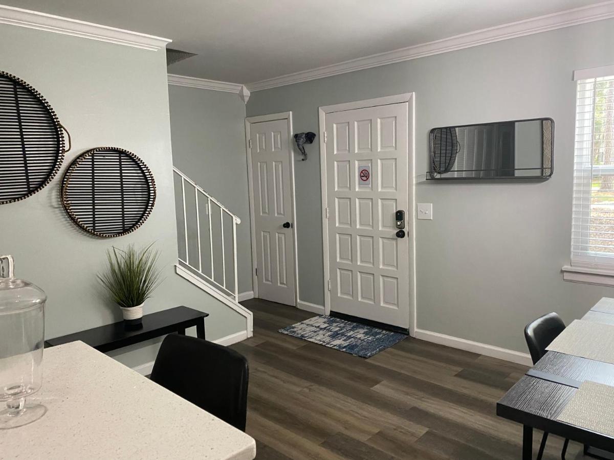 Hhi Homes- Newly Renovated Cozy Modern Pet-Friendly Villa-Ideal Location هيلتون رئيس جزيرة المظهر الخارجي الصورة